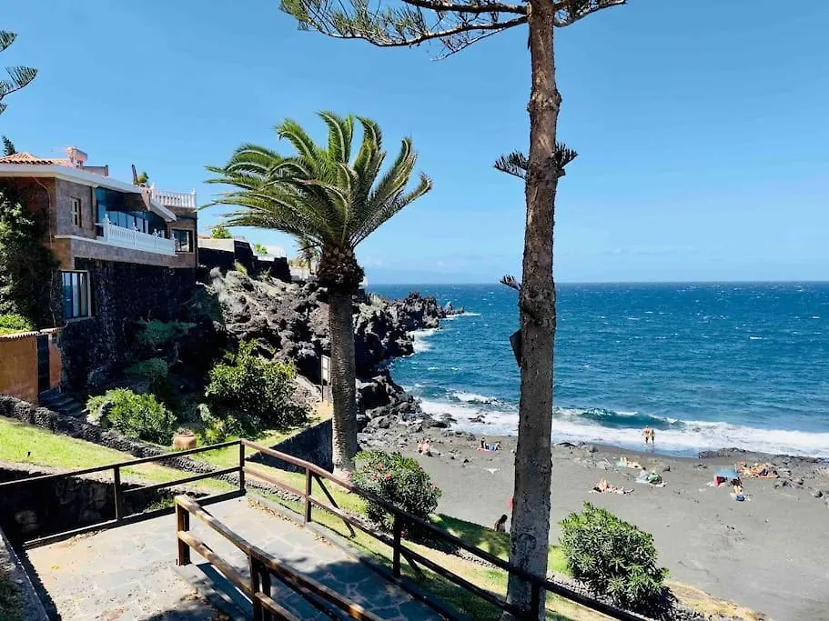 Beachfront Villa And Pool Puerto de Santiago