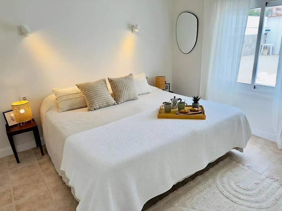 Beachfront Villa And Pool Puerto de Santiago